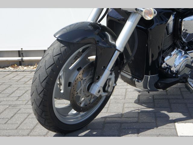 suzuki - m-1800-r-intruder