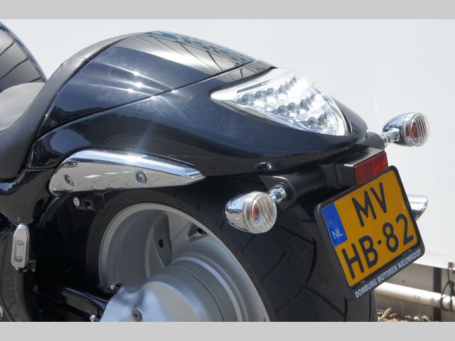 suzuki - m-1800-r-intruder
