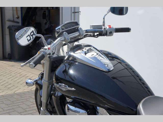 suzuki - m-1800-r-intruder