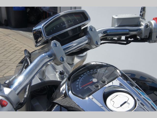 suzuki - m-1800-r-intruder
