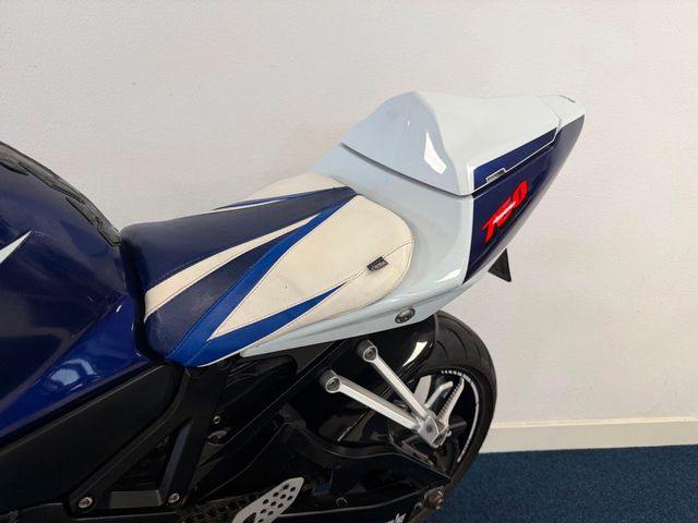 suzuki - gsx-r-750