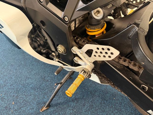 suzuki - gsx-r-750