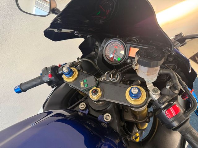 suzuki - gsx-r-750