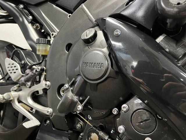 yamaha - yzf-r1