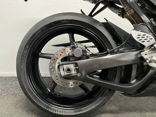 yamaha - yzf-r1