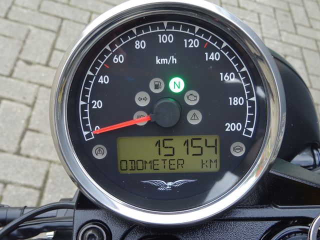 moto-guzzi - v-7-iii-carbon
