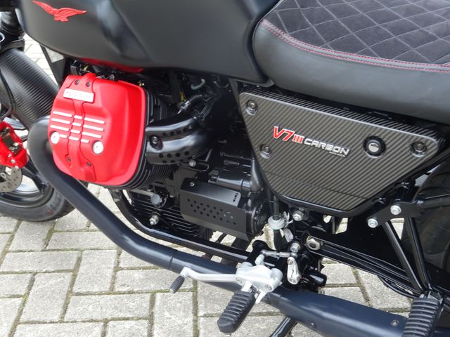 moto-guzzi - v-7-iii-carbon