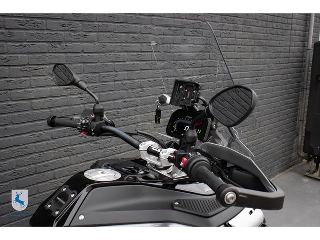 bmw - r-1300-gs-adventure-triple-black