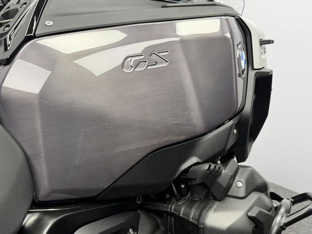 bmw - r-1300-gs-adventure