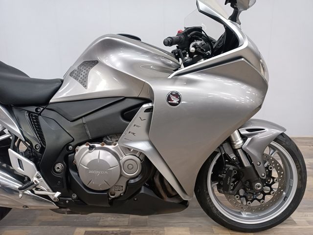 honda - vfr-1200-f
