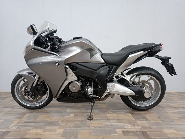 honda - vfr-1200-f