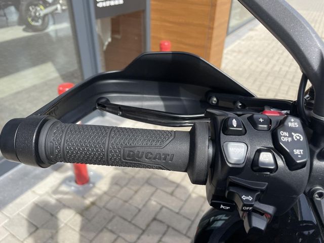 ducati - multistrada-v4-s
