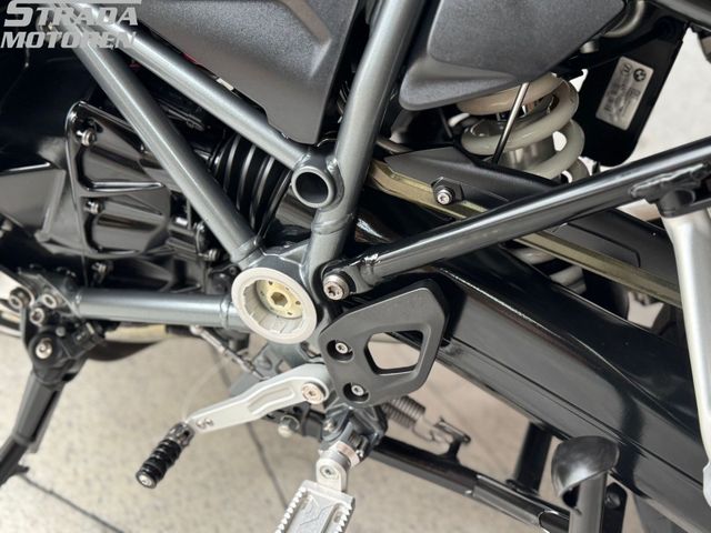 bmw - r-1250-gs-triple-black