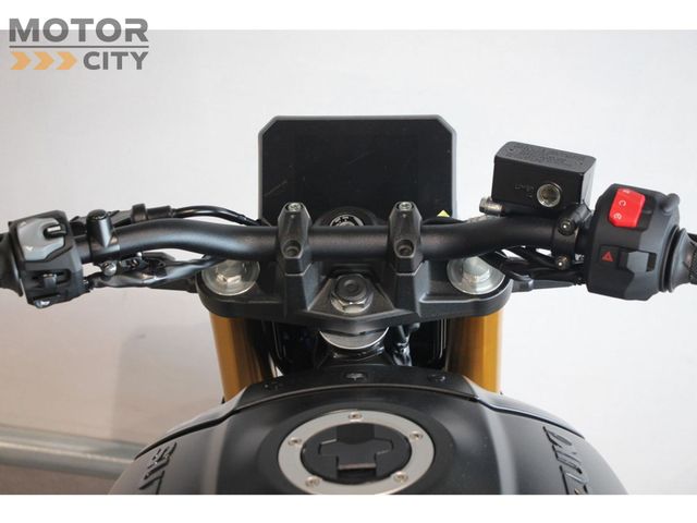 suzuki - gsx-8t