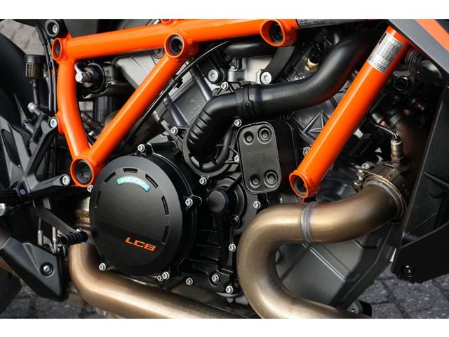 ktm - 1390-super-duke-r-evo