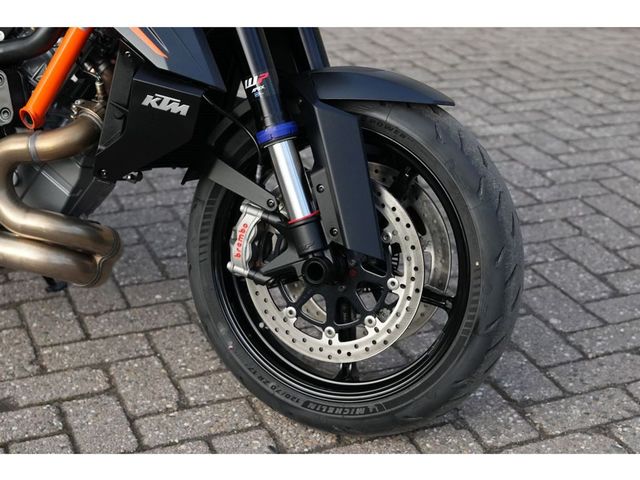 ktm - 1390-super-duke-r-evo