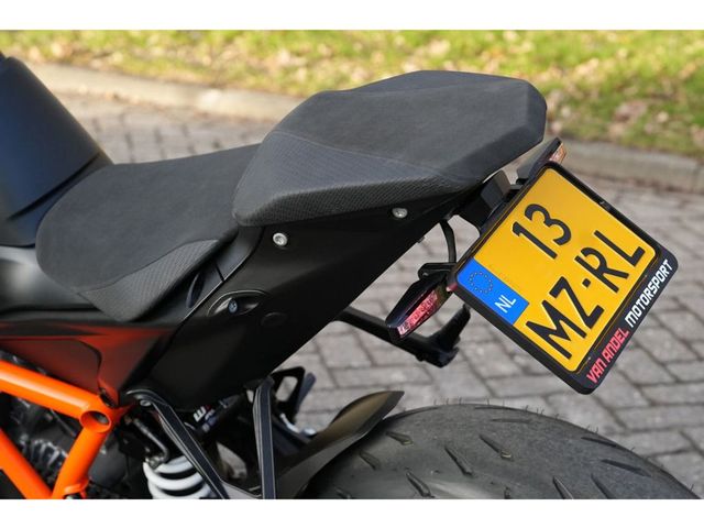 ktm - 1390-super-duke-r-evo