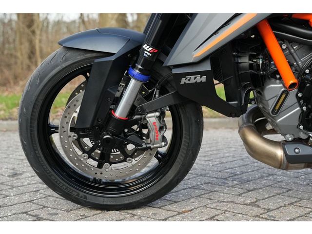 ktm - 1390-super-duke-r-evo