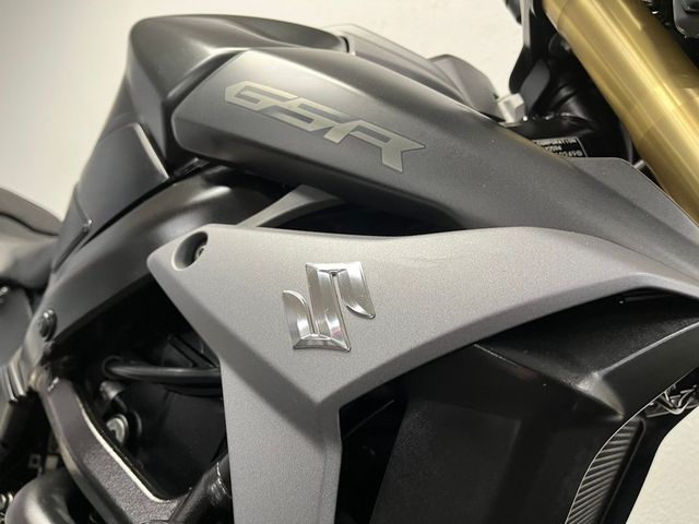 suzuki - gsr-750