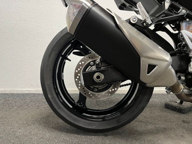 suzuki - gsr-750