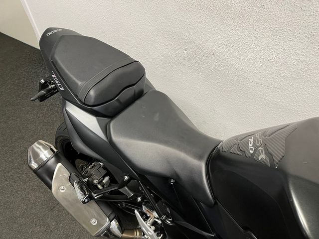 suzuki - gsr-750