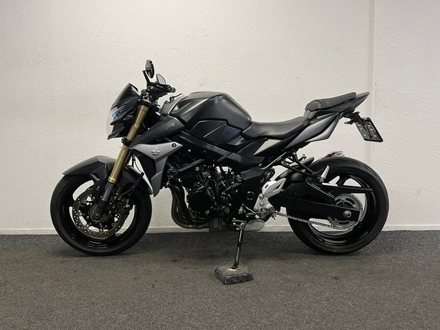 suzuki - gsr-750