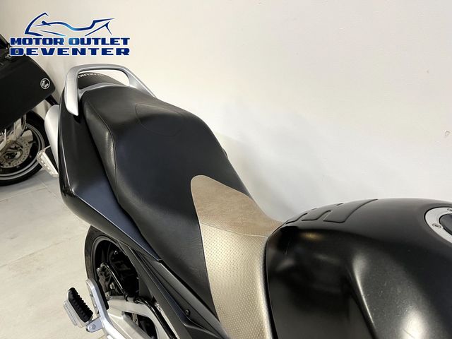 suzuki - gsr-600