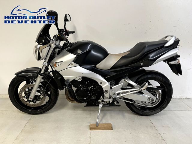 suzuki - gsr-600