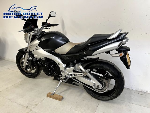 suzuki - gsr-600