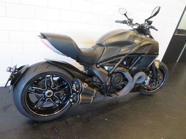ducati - diavel-carbon