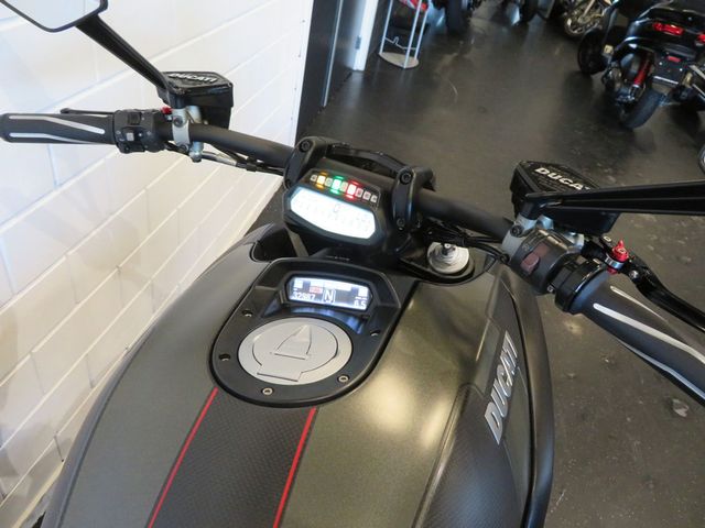 ducati - diavel-carbon