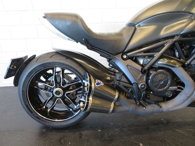 ducati - diavel-carbon