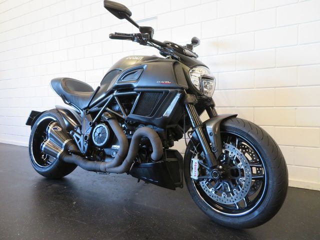 ducati - diavel-carbon