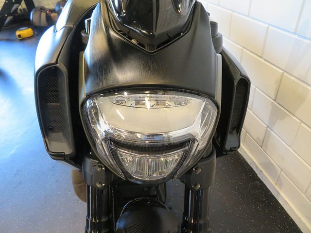 ducati - diavel-carbon