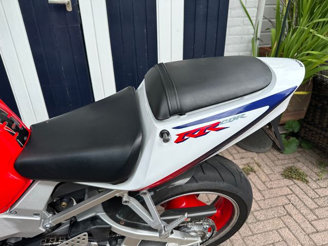 honda - cbr-900-rr-fireblade