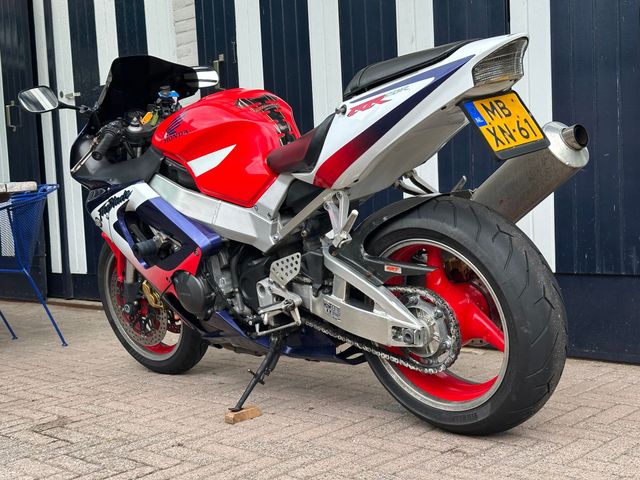 honda - cbr-900-rr-fireblade