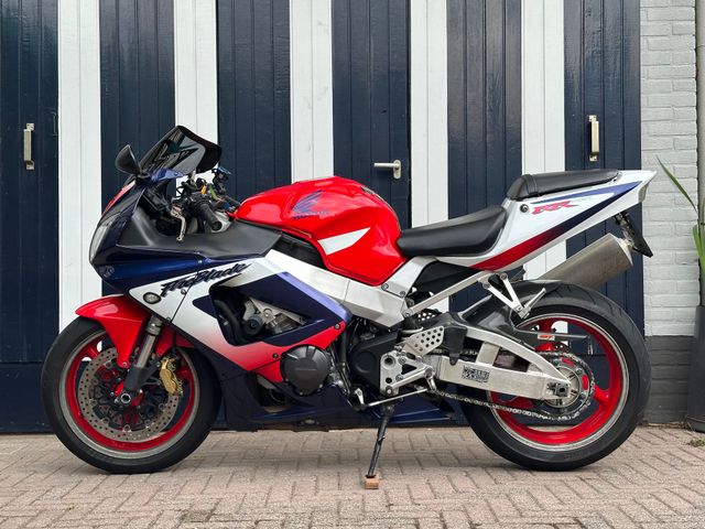 honda - cbr-900-rr-fireblade