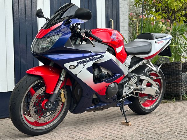 honda - cbr-900-rr-fireblade