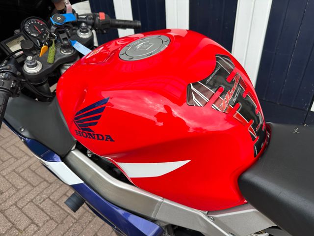 honda - cbr-900-rr-fireblade