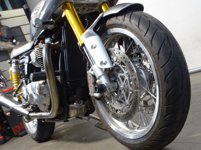 triumph - thruxton-1200-r