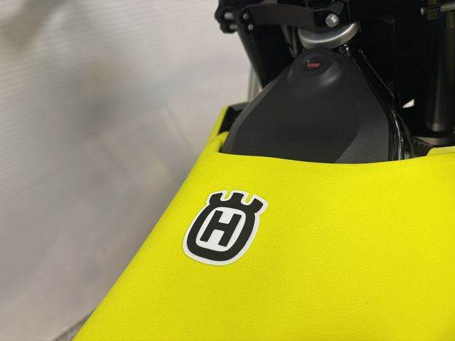husqvarna - 701-supermoto