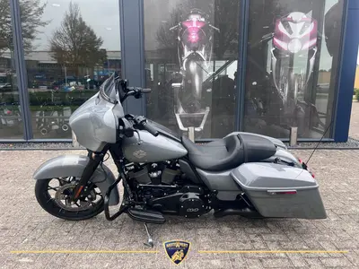 HARLEY-DAVIDSON STREET GLIDE SPECIAL FLHXS – foto 2