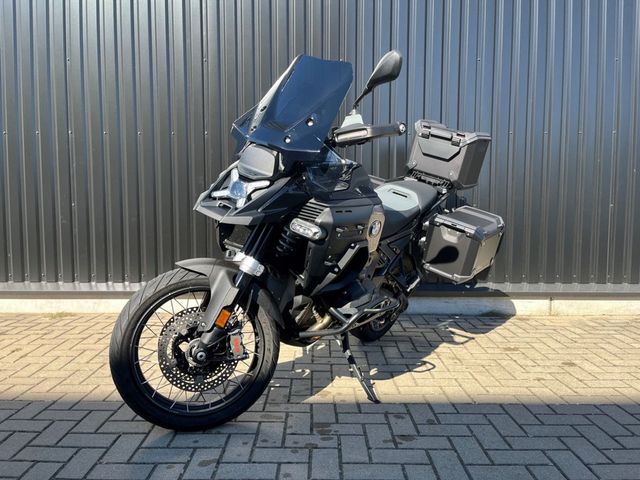 bmw - r-1300-gs-adventure-triple-black