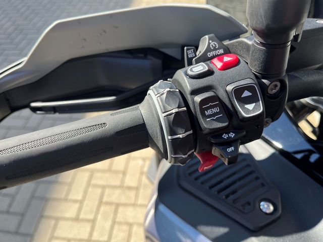 bmw - r-1300-gs-adventure-triple-black