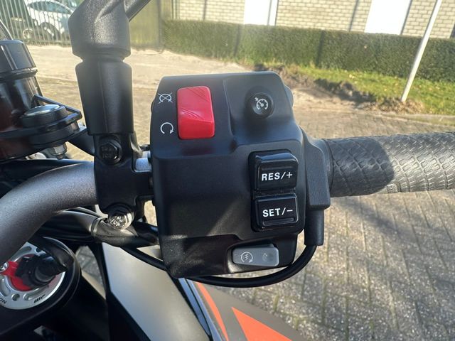 ktm - 1290-super-duke-gt