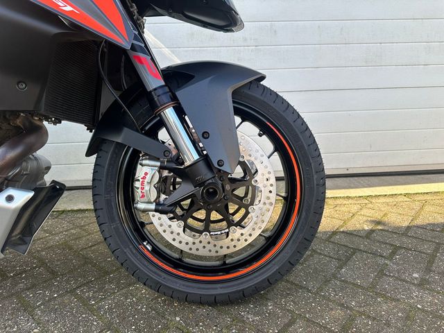 ktm - 1290-super-duke-gt