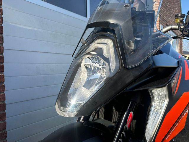 ktm - 1290-super-duke-gt