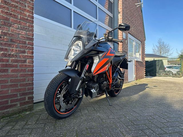 ktm - 1290-super-duke-gt