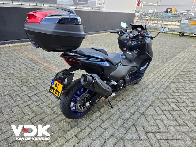 yamaha - tmax-560