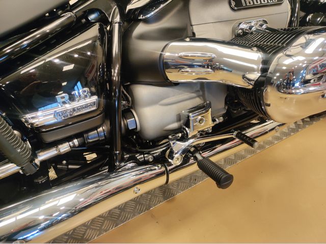 bmw - r-18-classic